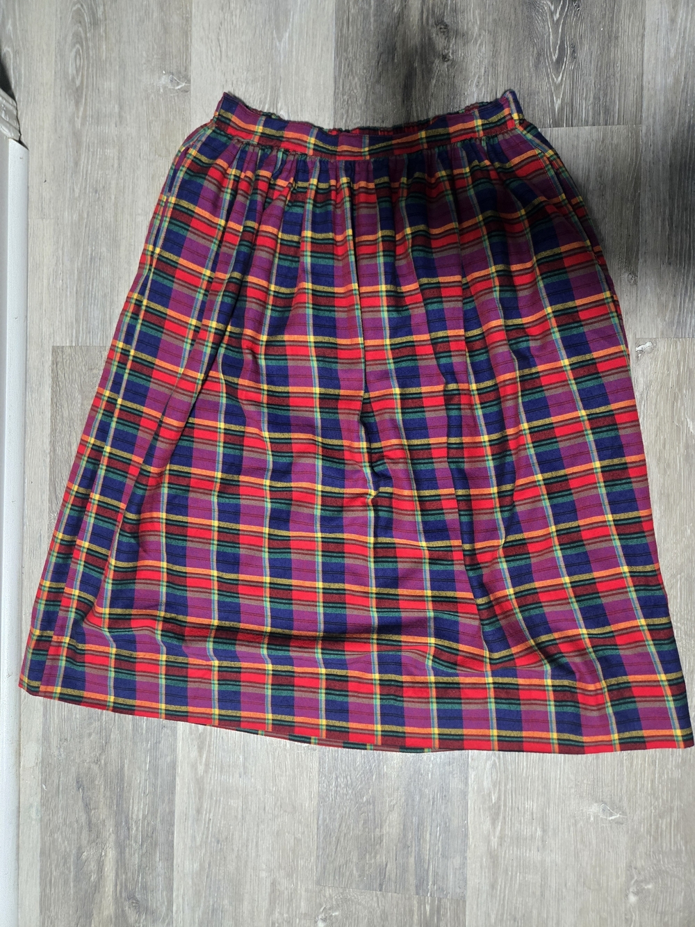 Sweater Loft Vintage Cotton Plaid Midi Skirt in Red Tartan